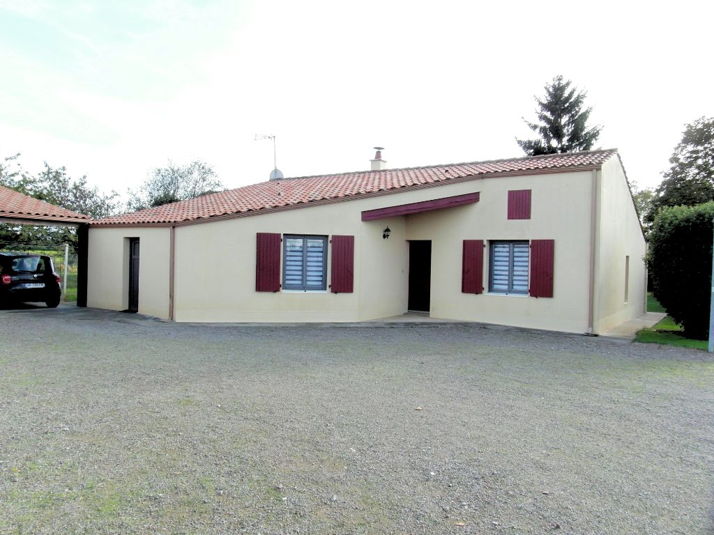 Maison de 4 chambres + une véranda sur un terrain clos