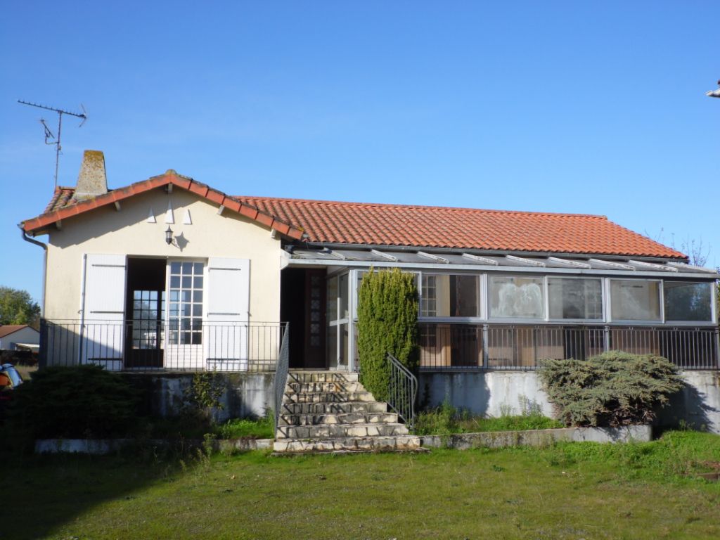 Maison familiale 4 chambres de plain pied et avec sous-sol - 220103