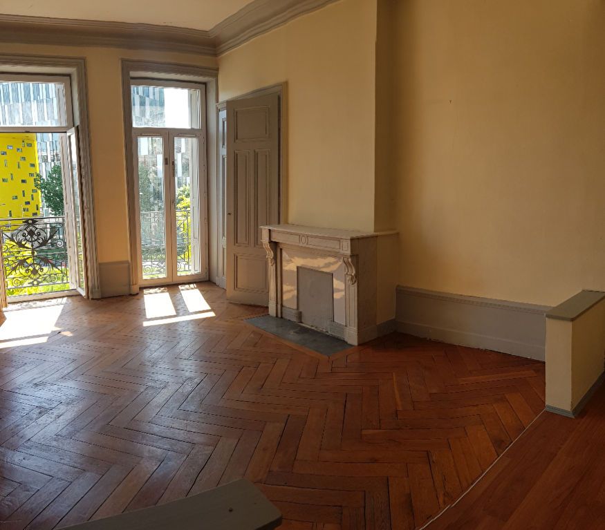 QUARTIER RECHERCHE SAINT ETIENNE CHATEAUCREUX APPARTEMENT 83m²