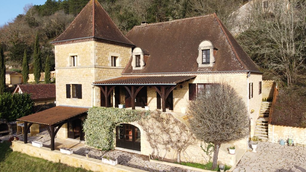 Maison proche de Beynac-et-Cazenac, 9 pièce(s) 330 m2
