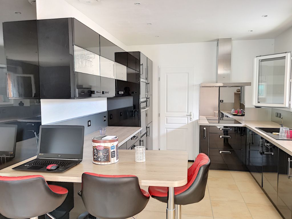 Maison plein pied 3 chambres à Saint Bauzille De Putois avec garage