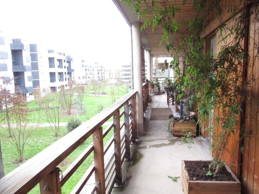 Rare : Grande Terrasse de 30m² pour cet Appartement à Begles de 3 pièce(s) 77.17 m2