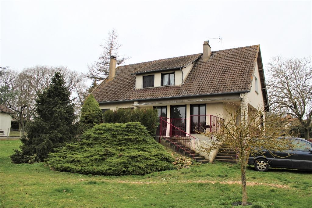 Le Luat S/Vert 28500, Maison 6 piéces de 160 m² S/sous sol total, terrain clos et arboré de 1800m² 192 900 HAI