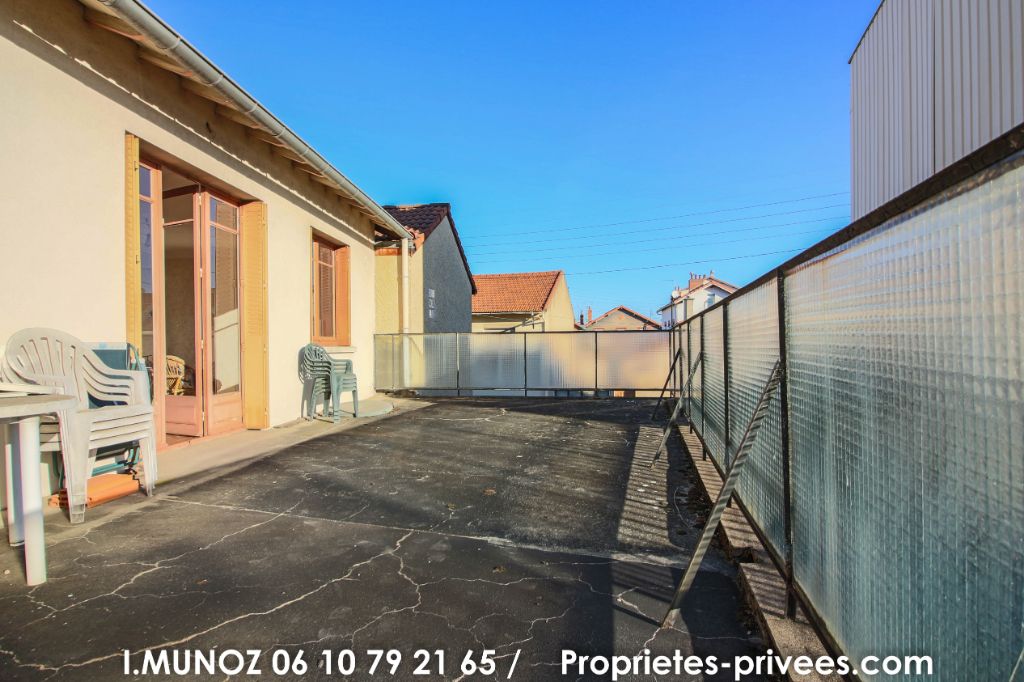 Maison d'habitation + commerce à Clermont Ferrand 7 pièce(s) 200 m2