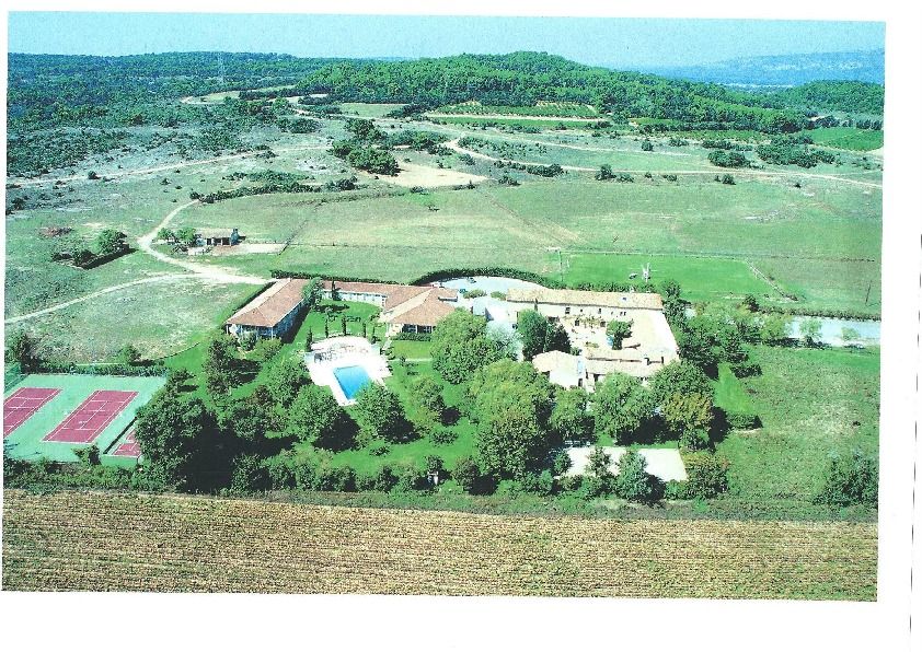 SALON DE PROVENCE Murs-fonds - HOTEL-RESTAURANT