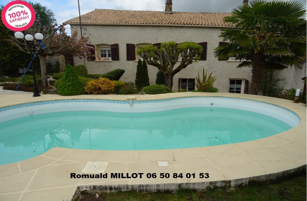 Maison avec piscine 6 pièces 157 m2 à Asnières sur Nouère