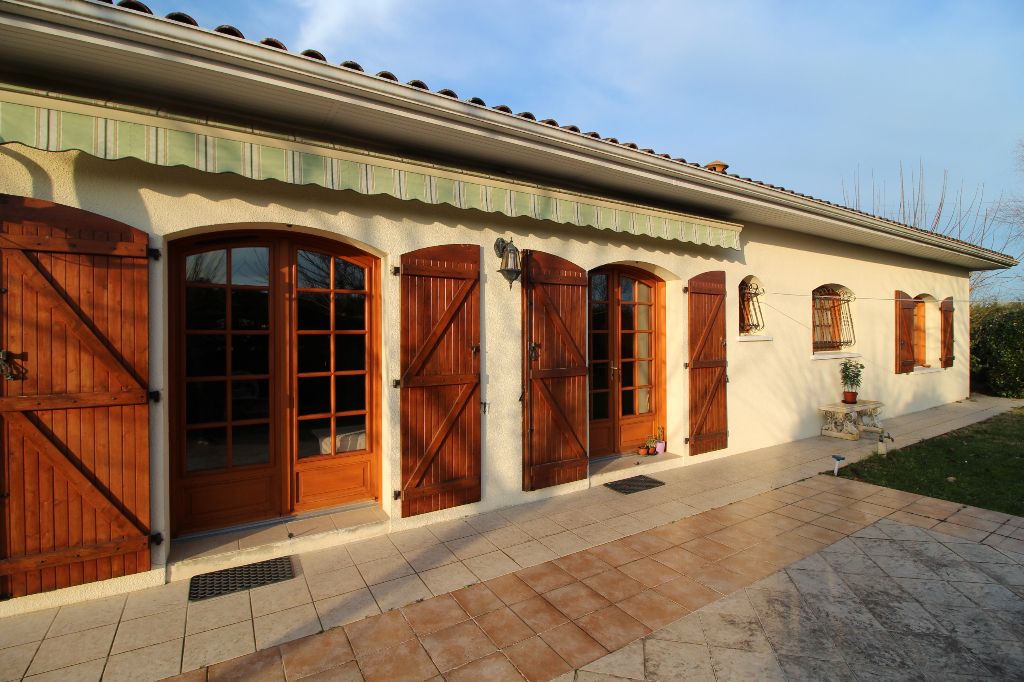 Maison 6 pièce(s) 148m² + double garage de 35m² - 3 chambres - 1 hectare de terrain