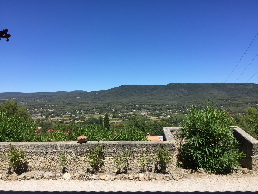 LE BEAUSSET - Maison 7 pièce(s) 130 m² sur terrain de plus de 8000m²