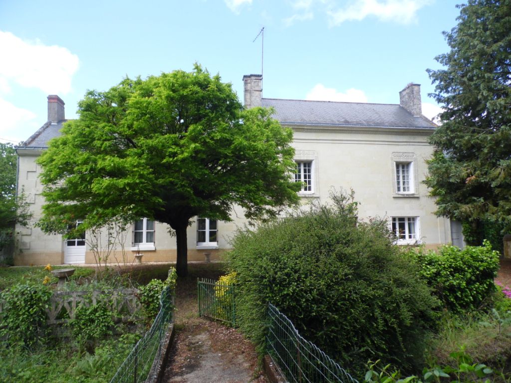 Maison 3 chambres avec grande dépendance à Doué en Anjou - 228508