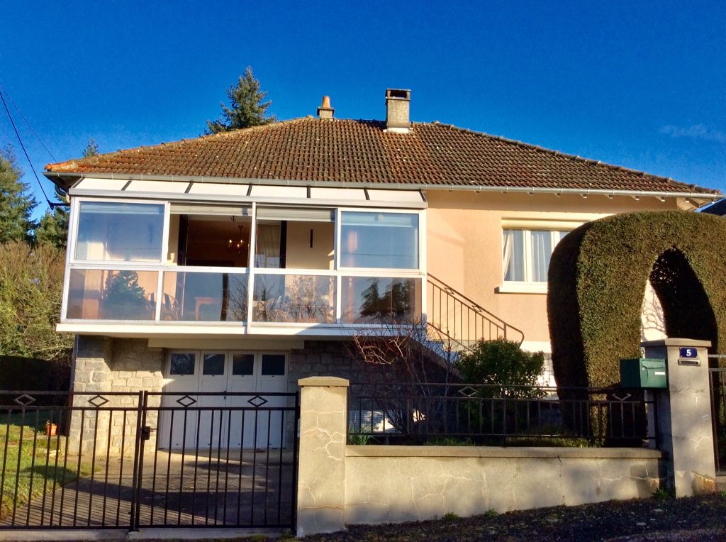 CHALUS 87230 - Maison  4 pièces 90 m2