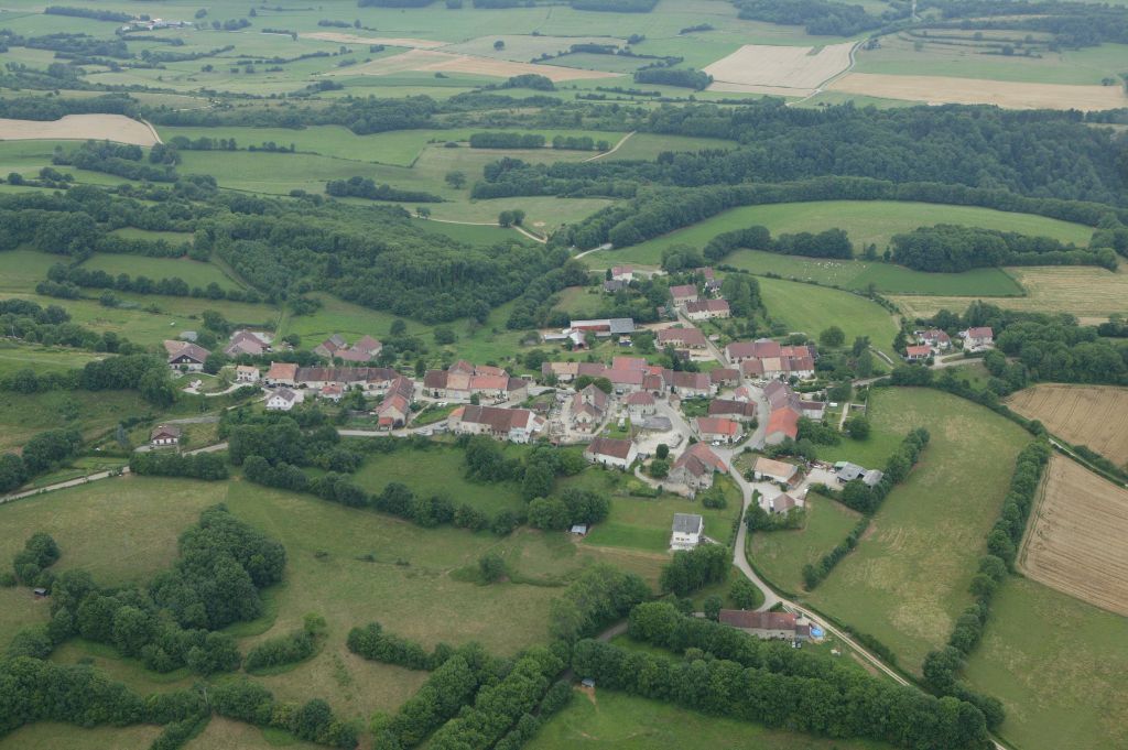 Saint Maur 39570, Maison d'habitation et Chambres d'hôtes