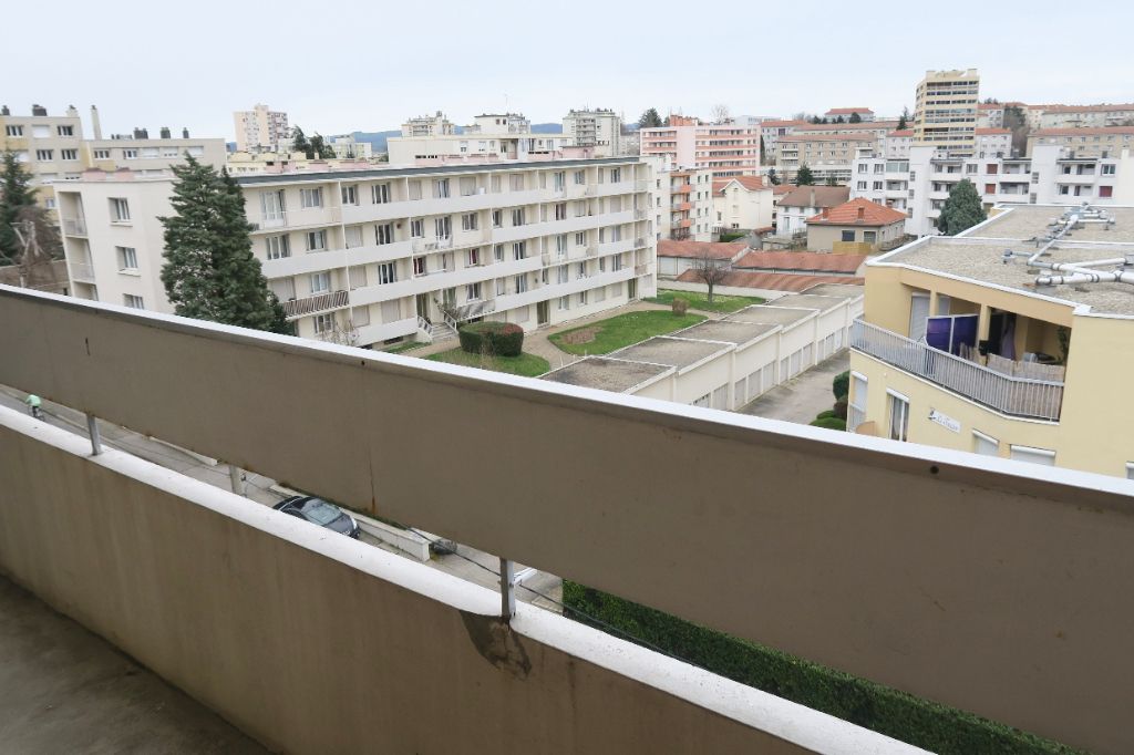 Appartement avec 2 grands balcons, ascenseur et 2 stationnements