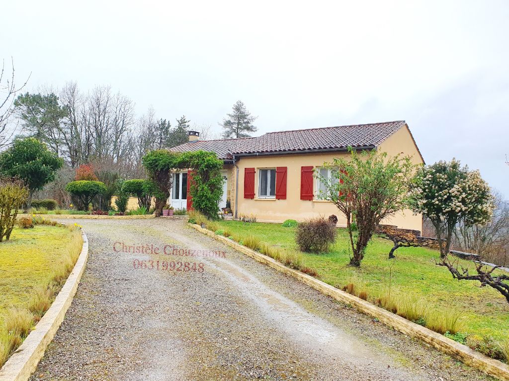 24290 Montignac : maison de plain pied sur parc de 1500 m²