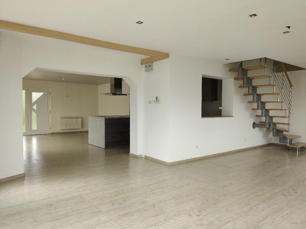 Maison 5 pièce(s) 150 m2 avec piscine couverte