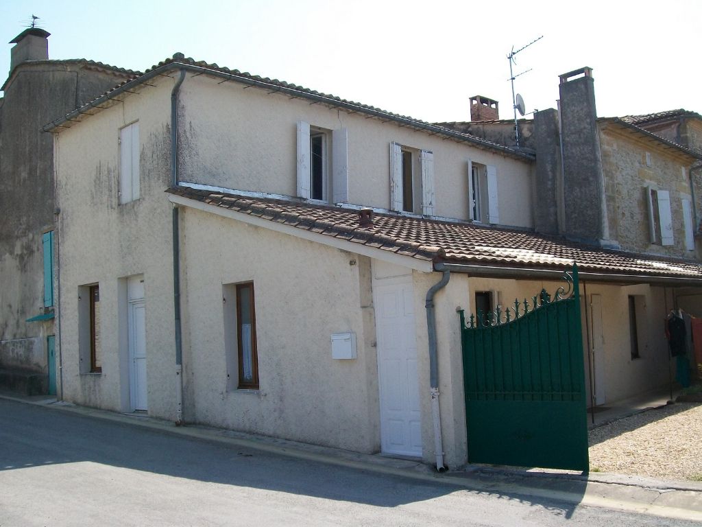 Maison Villefranche De Lonchat 6 pièce(s) dont 4 chambres 149 m2 jardin garage et dépendance