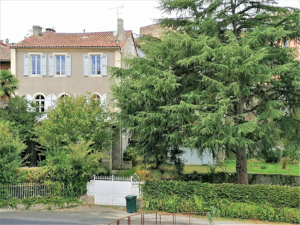 Propriété avec 2 maisons de ville 330 m2