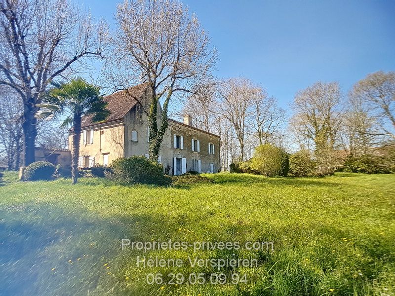 Maison  10 pièce(s) 250 m2 42 HA