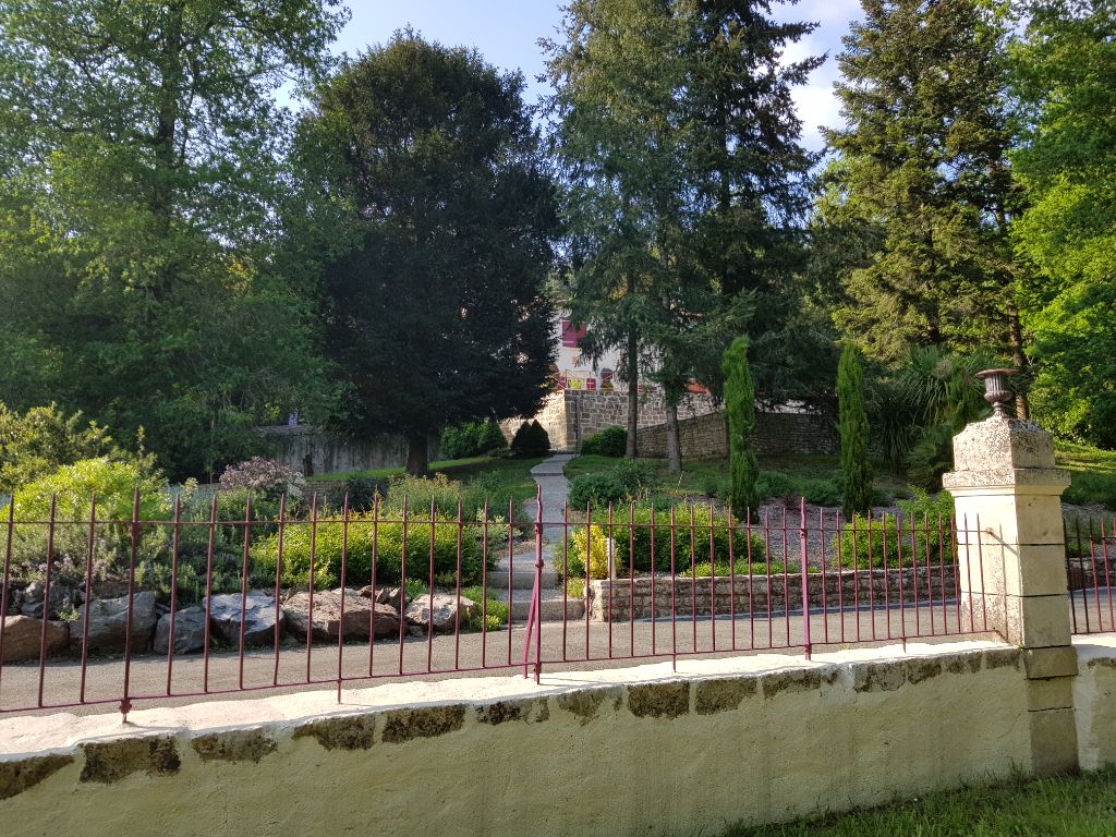 Propriété au pied de la forêt