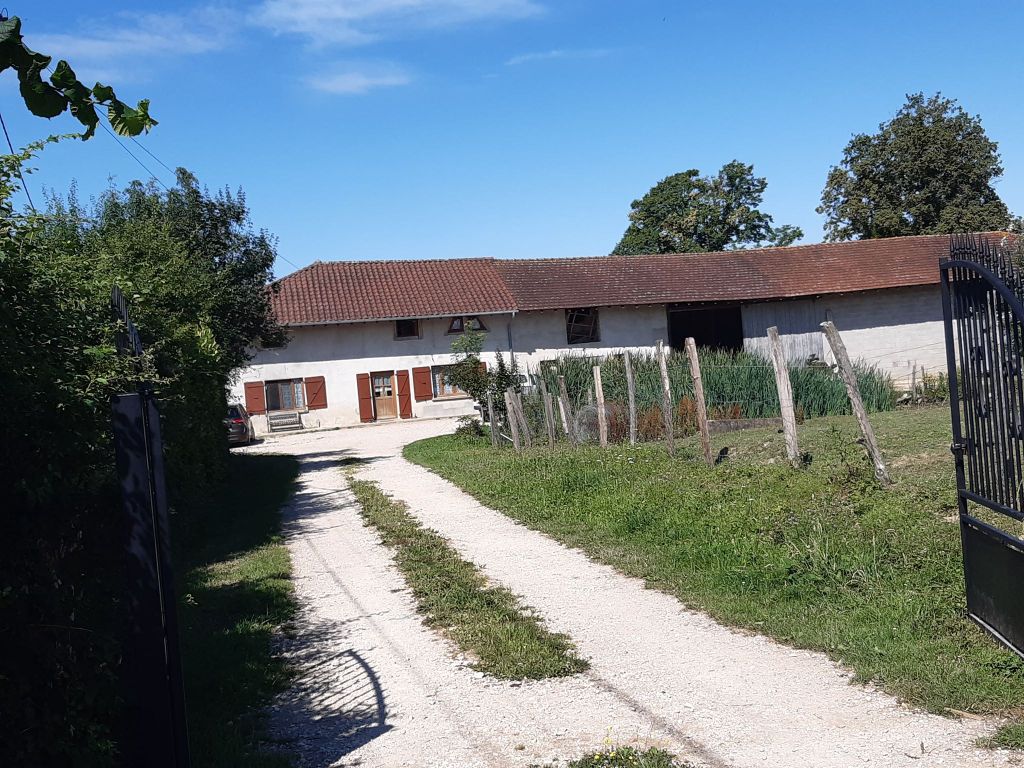 Ferme sur terrain de 2.8   hectares