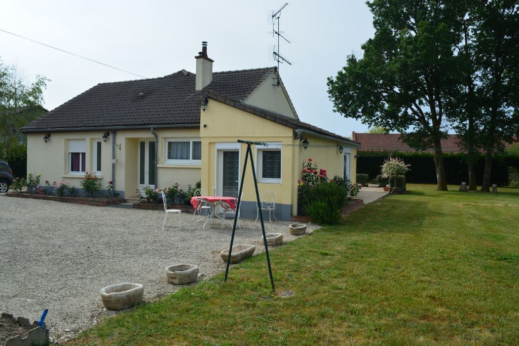 PAVILLON beau séjour, 3 chambres et dépendances