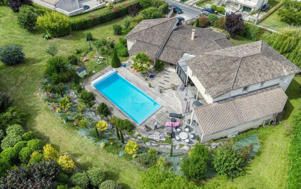 Maison Saint Yrieix 10 pièce(s) 350 m2