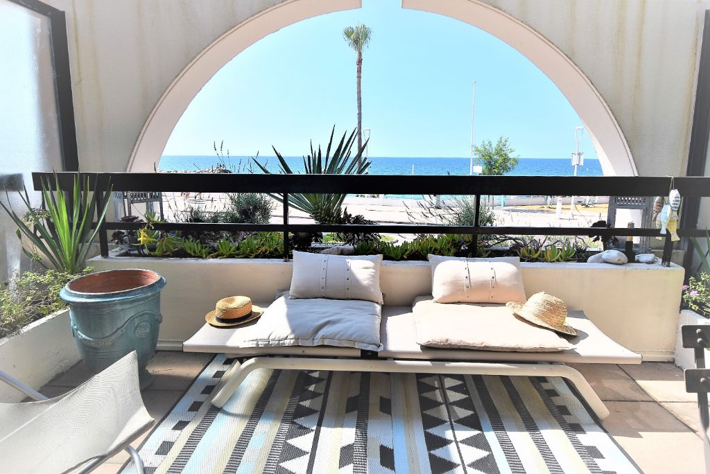 CANNES Appartement grande loggia vue mer 1