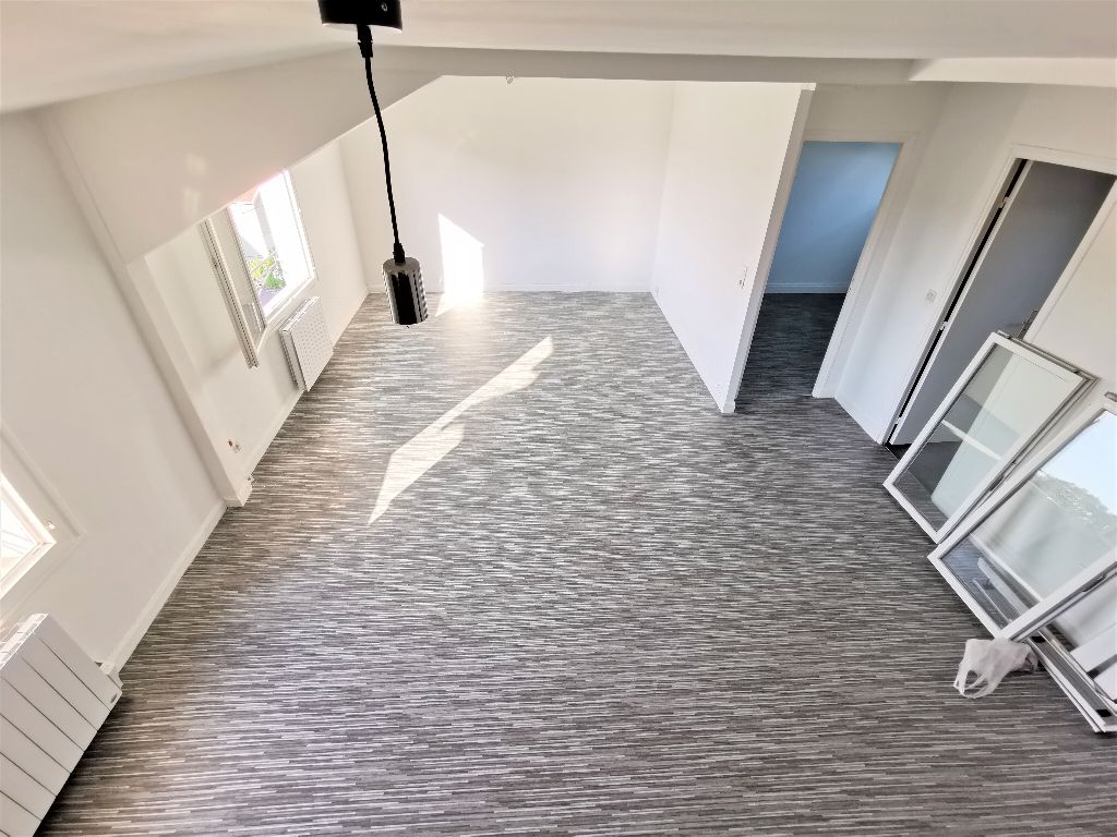 Appartement Châlons 2 pièce(s) 50 m2, Garage, cave, local