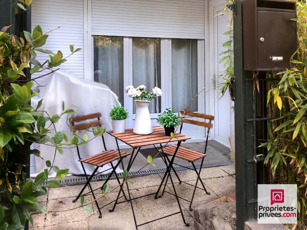 Appartement Vanves studio 24,5 m2 avec jardin privatif