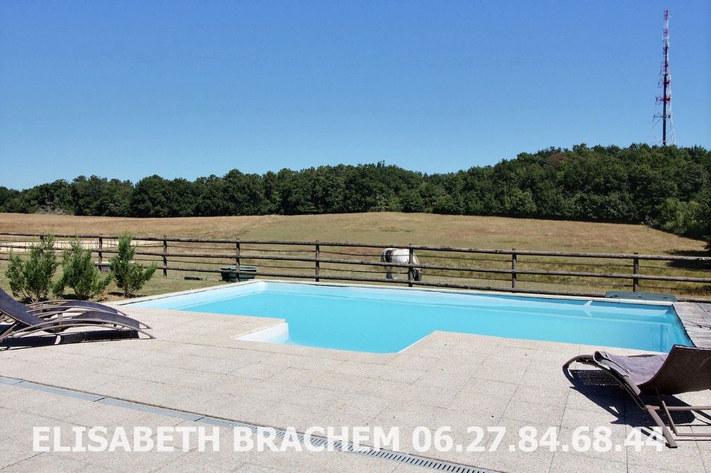 24700 SAINT-REMY PROPRIETE EQUESTRE - 18 hectares - avec ensemble immobilier