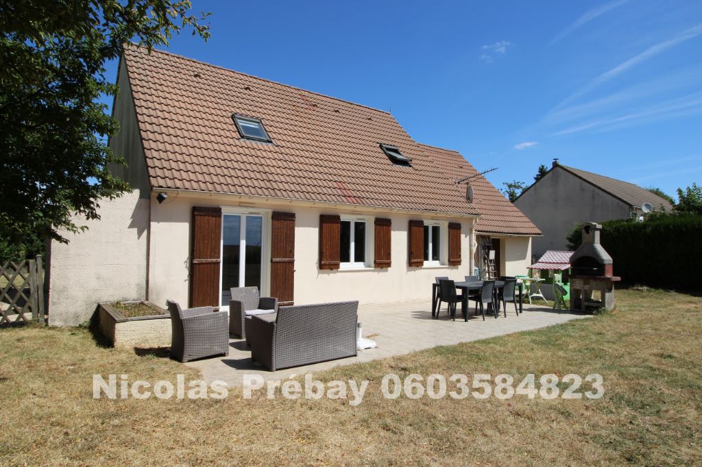Maison individuelle, 7 pièces, 5 chambres, garage et terrain