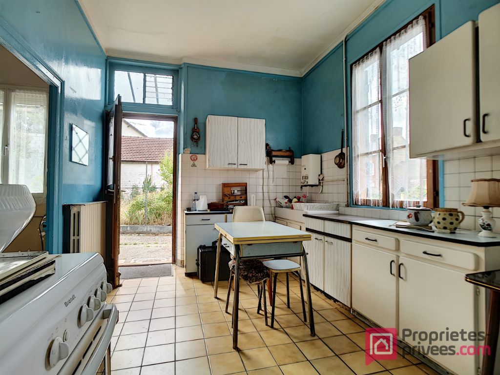 Maison 2 chambres et un bureau a rénover + belles possibilités