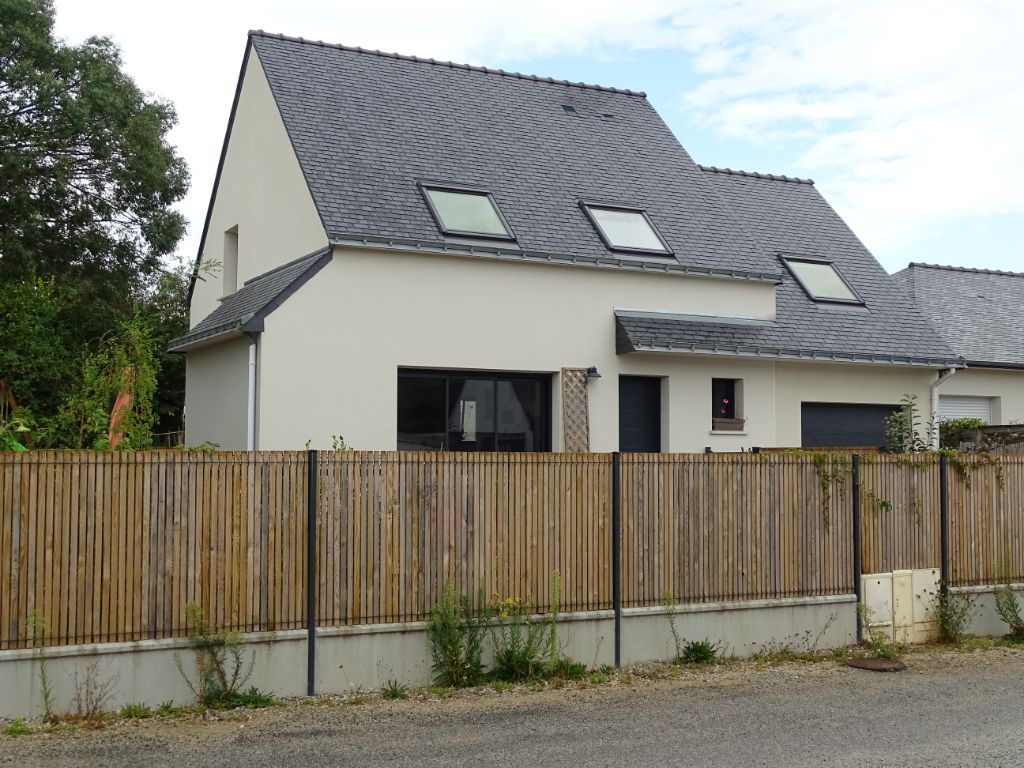 PLOUHINEC - 56580 - Maison de 110 M² sur 346 m²  de terrain + garage de 22 m² -