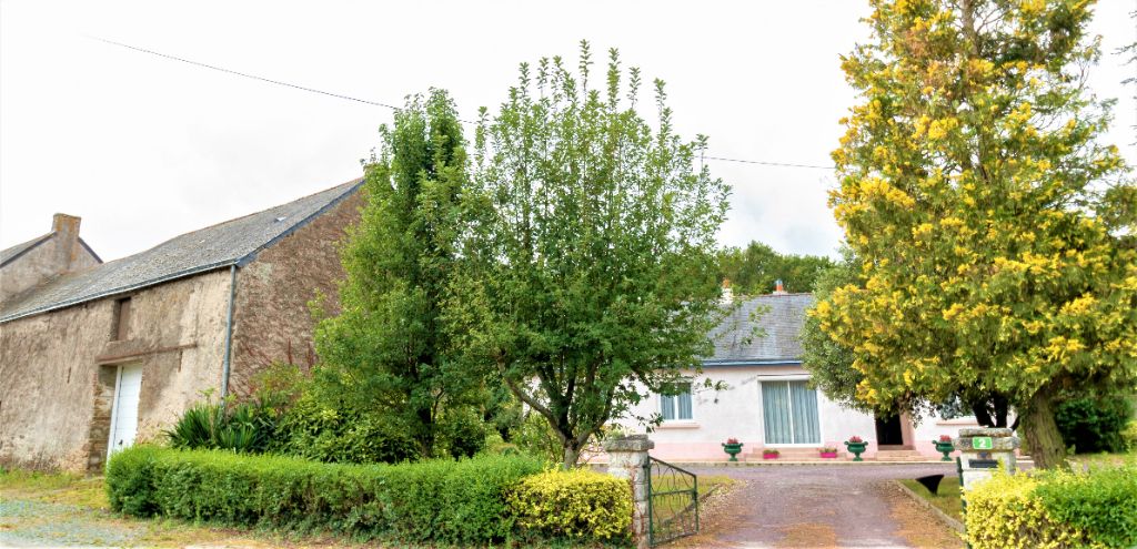 Maison  plein pied de 110m² et annexe