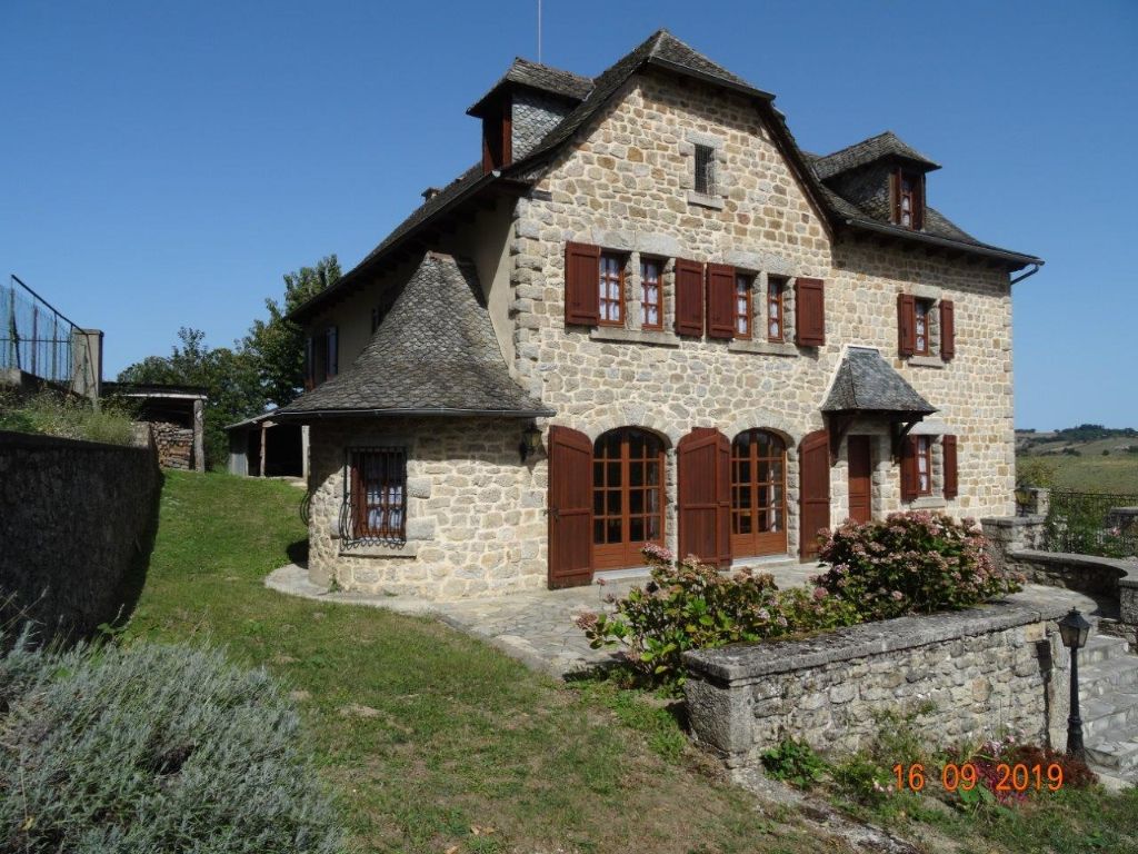 Nord de Rodez Maison traditionnelle 8 pièce(s) 184 m2 - terrain 2 812 m²