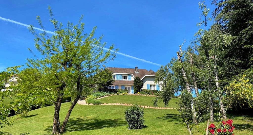 Villa à 10 mn de Thizy les Bourgs 9 pièce(s) 210 m2 320 000