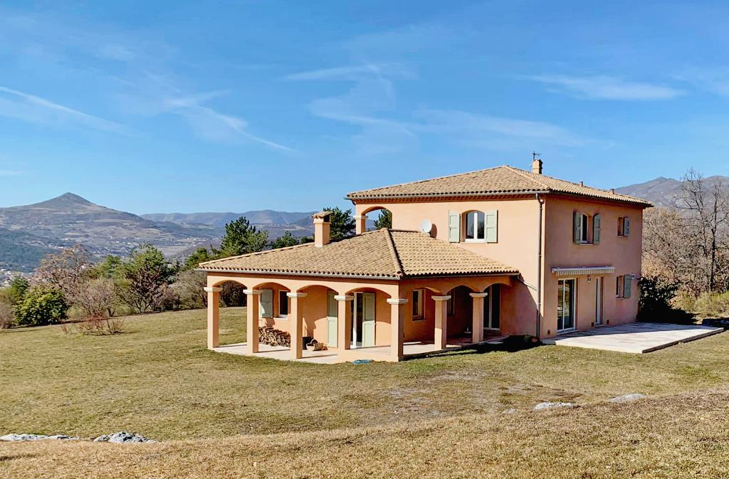 Villa récente 5 chambres 240 m2 Digne-les-Bains (04000)