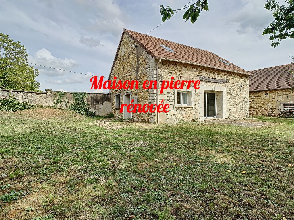 EXCLUSIVITE OYRE  Maison en pierre  4 chambres