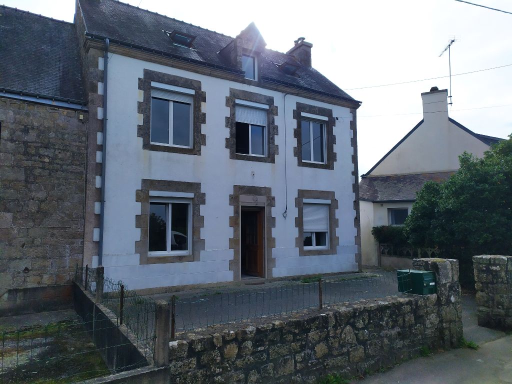 Maison Locmalo grande pièce de vie, 4chambres, grand jardin, au calme