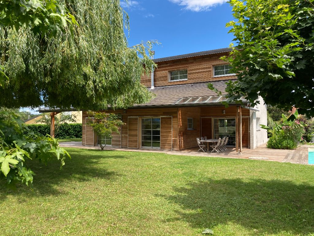 74140 VEIGY FONCENEX - 190 m2 - MAISON D'ARCHITECTE, VERITABLE STYLE INDUSTRIEL