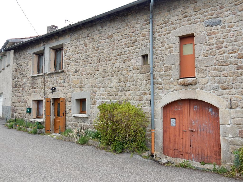 Maison type Corps de ferme 86m² habitables dépendances et 225m² de terrain