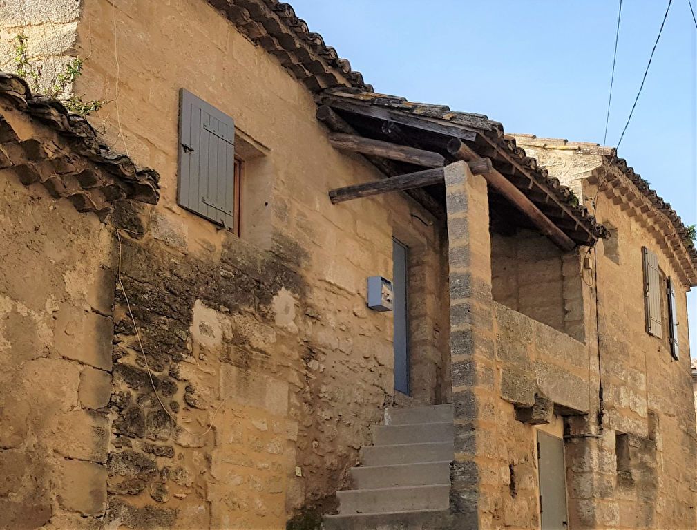 A 4 km d'UZES, Maison ancienne