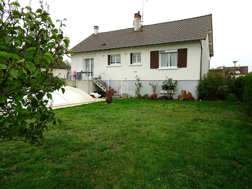 Maison recherchée dans quartier calme du Poinçonnet, 4 pièces, grand sous-sol et piscine