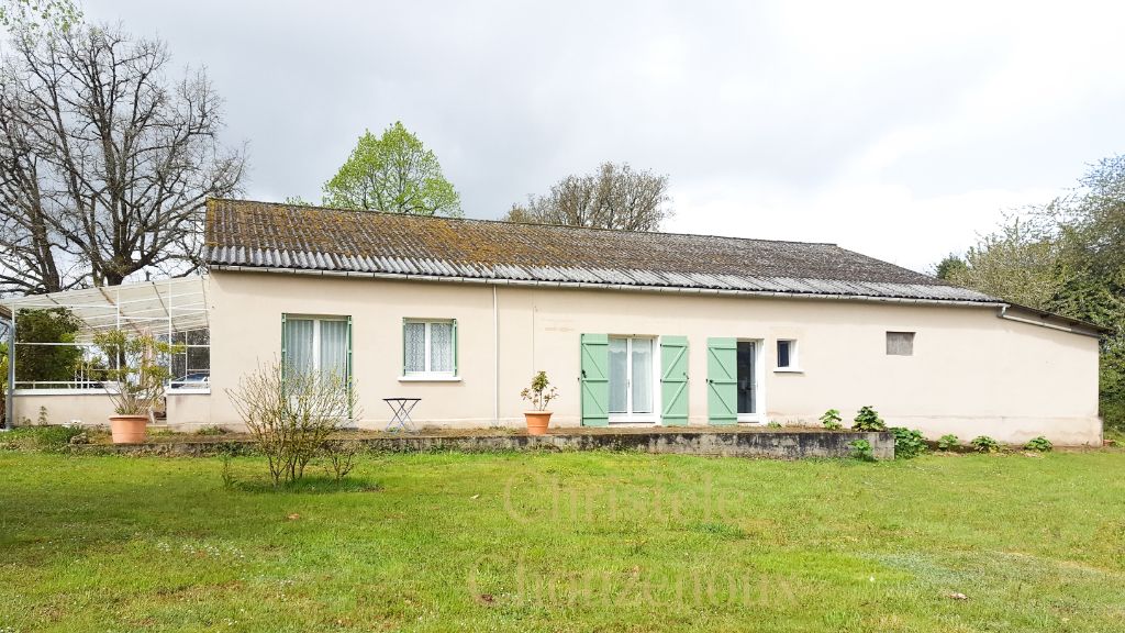 24580 Rouffignac : Maison de plain pied sur env. 4600 m²