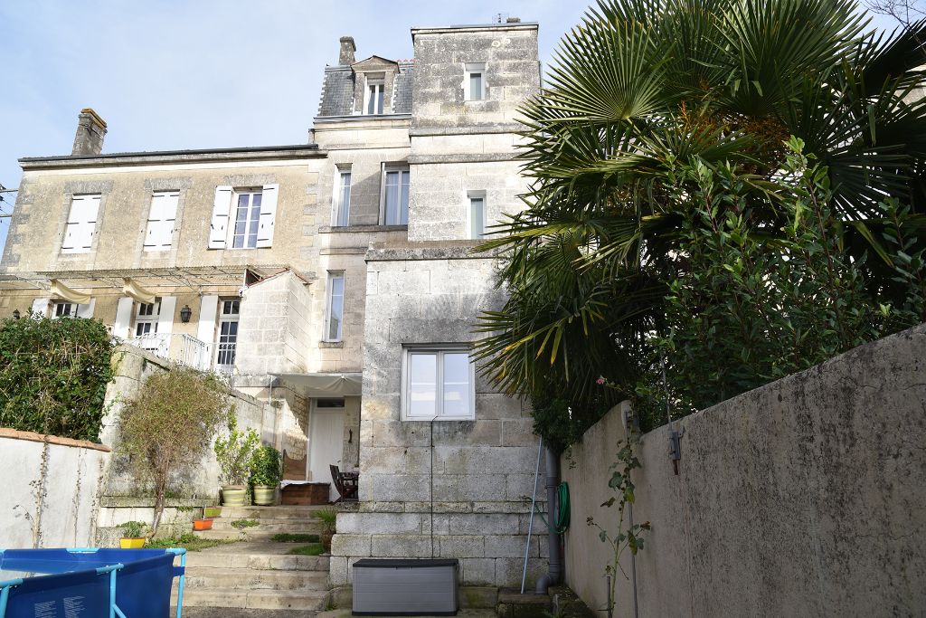 Maison Angouleme 7 pièce(s) 170 m2