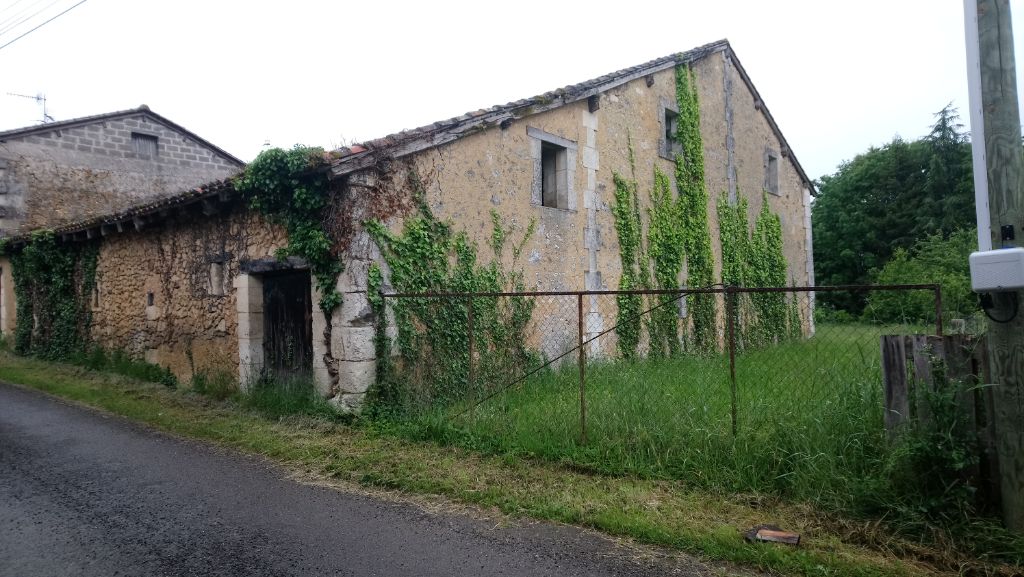 Grange Sourzac 250 m2 sur parcelle de 1003 m²