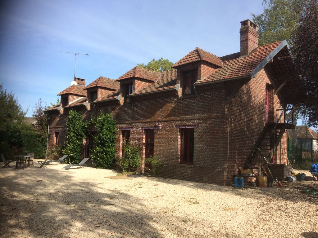 Proche Etrépagny Maison de 240 m² sur 3600 m² de terrain