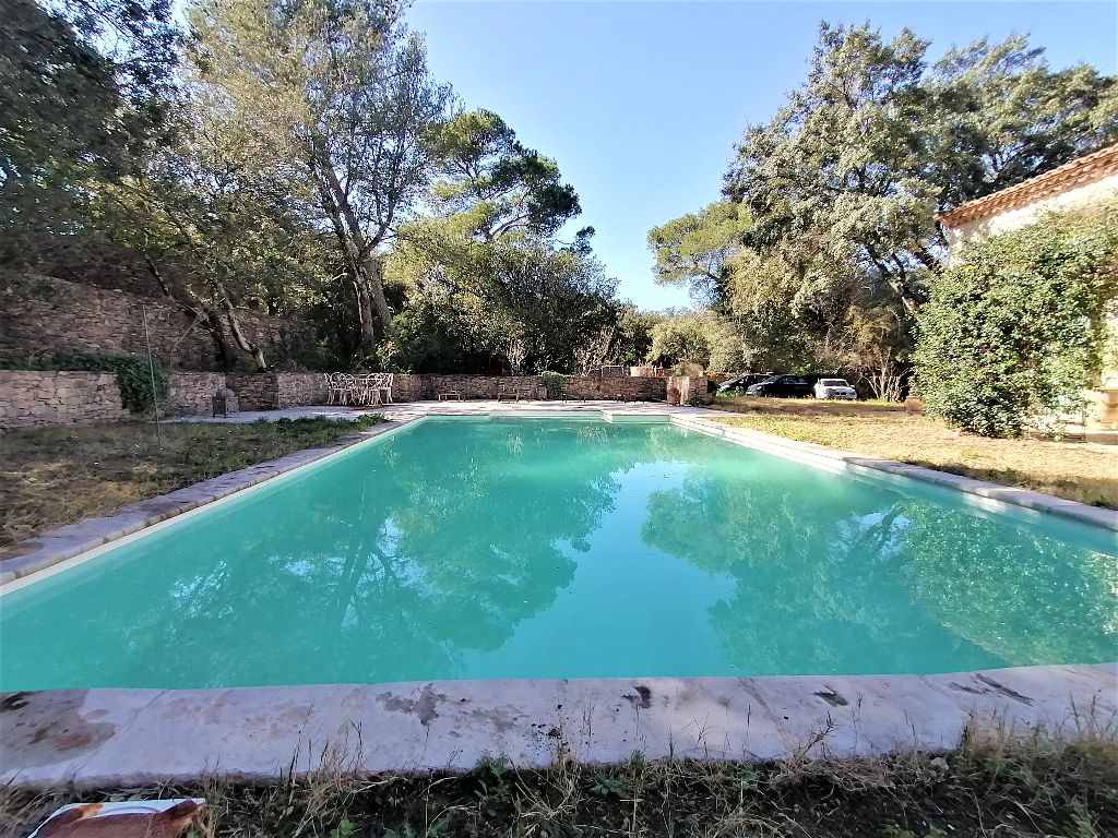 Maison Nimes Planette,  217 m2 , piscine,sur 3340m² de terrain clos