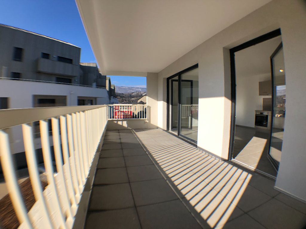 Rare, disponible immédiatement, appartement neuf type 3, 67 m² avec grande terrasse sud dans nouveau quartier du FORUM au centre de Rumilly