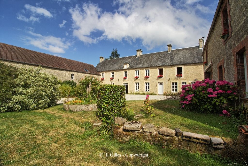 Maison Bayeux 15 pièce(s) 469 m2