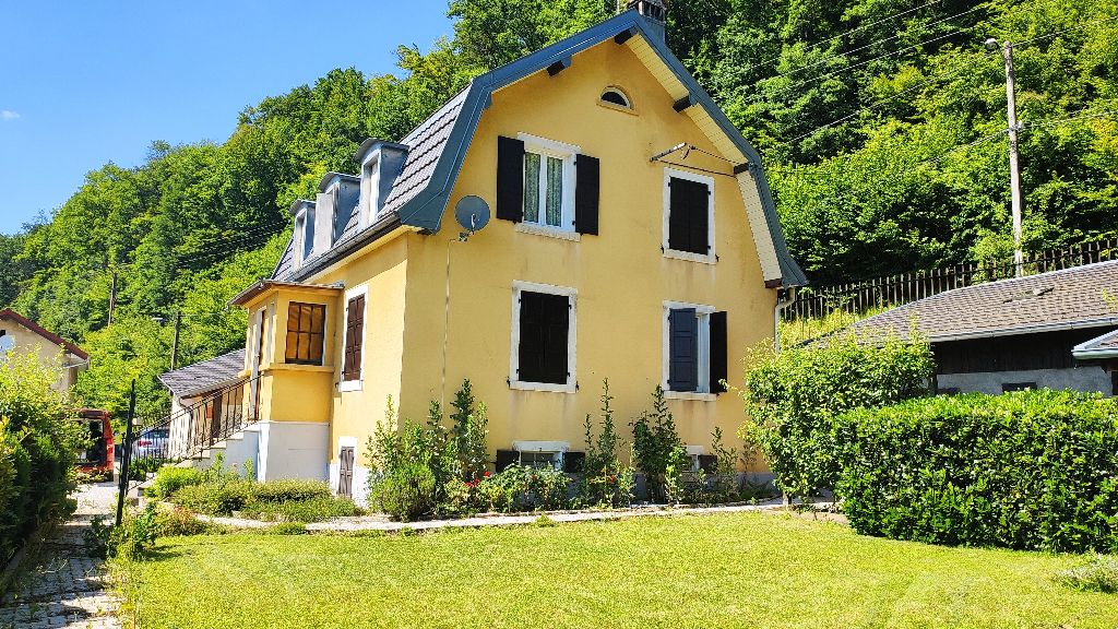 Proche de la Frontière Suisse maison de Caractère  7 pièces 4 chambres 136 m2